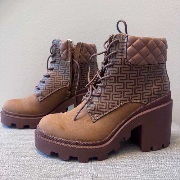Steve Madden Shoes - Steve Madden Tan and Brown Lace Up Boots